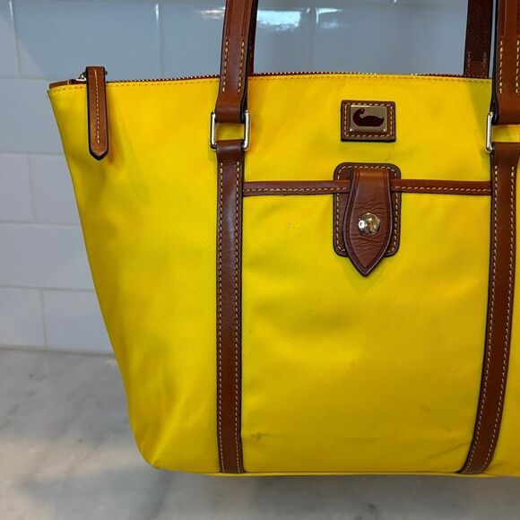 Dooney & Bourke Bag Purse Handbag Pocketbook Wayfarer Zip Tote Bag - Picture 2 of 16